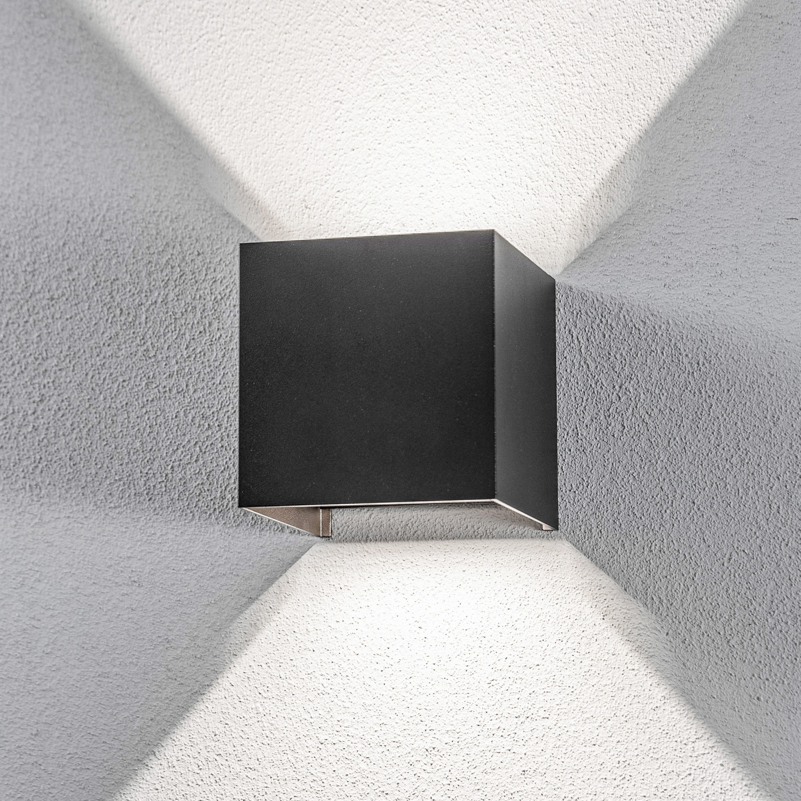 Lindby LED lauko sieninis šviestuvas „Nivar“, stačiakampis, juodas, 10 cm, IP54